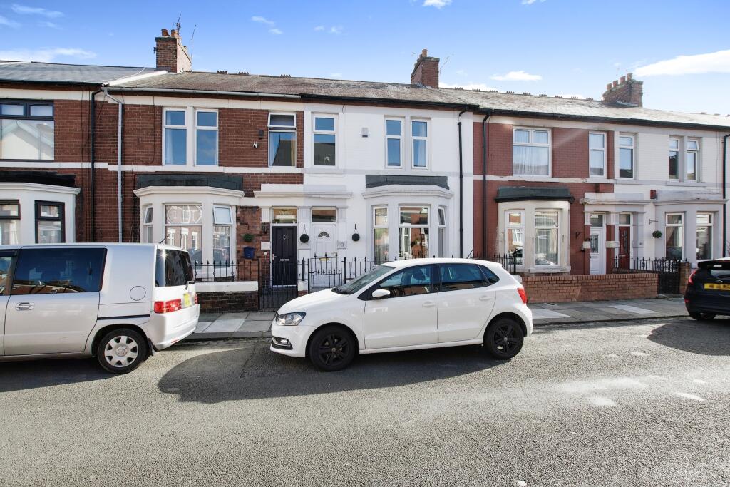 4 bedroom terraced house for sale in Laburnum Avenue, Wallsend, NE28