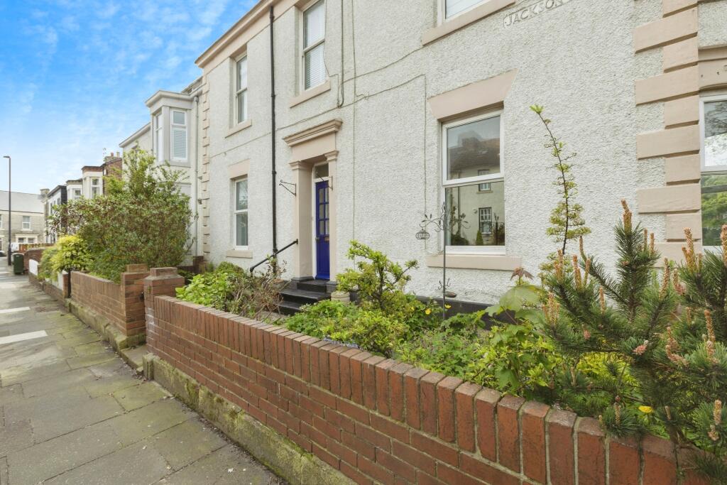 2 bedroom ground floor flat for sale in Jackson Street, North Shields, NE30