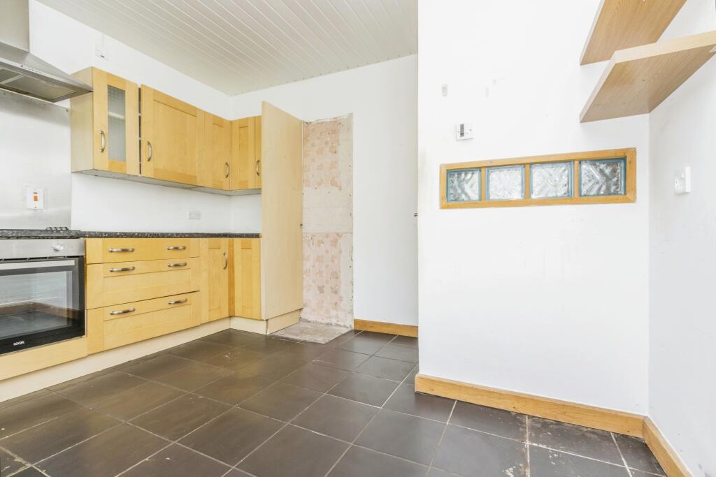 Additional property image - De Courcy Avenue, Carrickfergus, BT38
