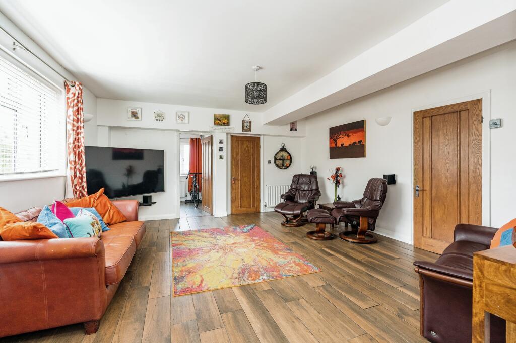 4 bedroom detached house for sale in Snodhurst Avenue, Walderslade