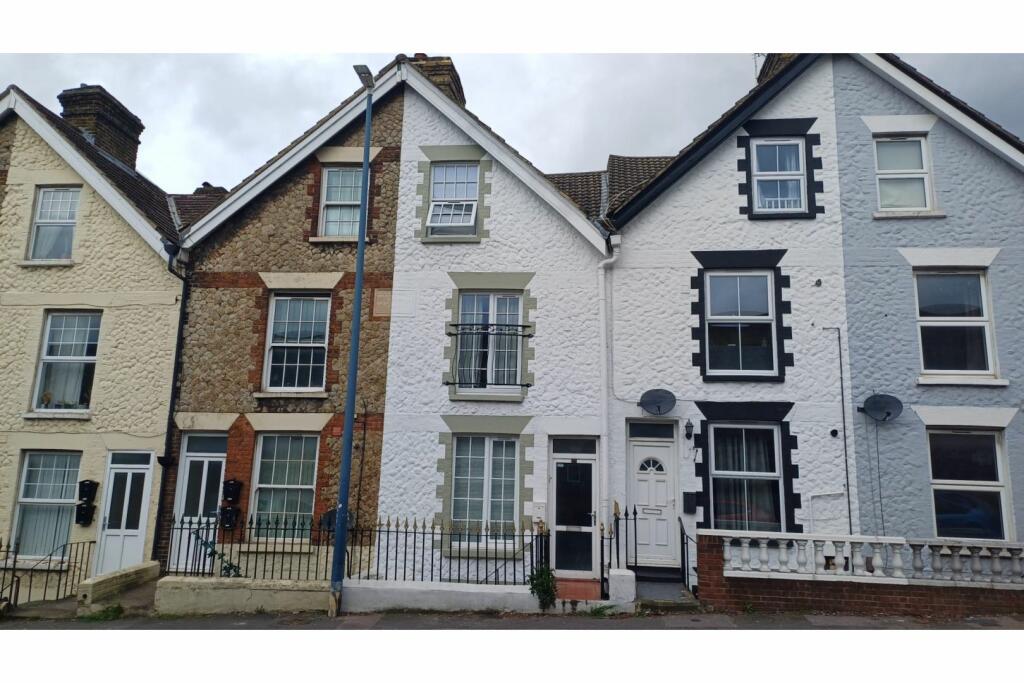 6 bedroom terraced house for sale in Lower Boxley Road, Maidstone, ME14
