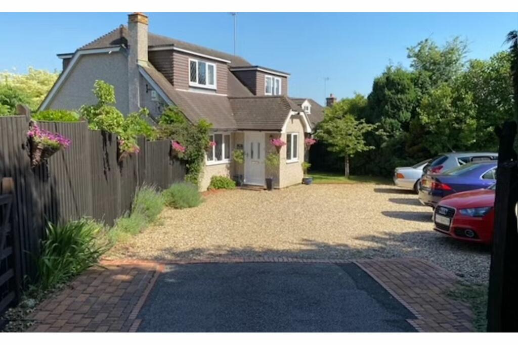 4 bedroom detached house for sale in Weavering Street, Maidstone, ME14