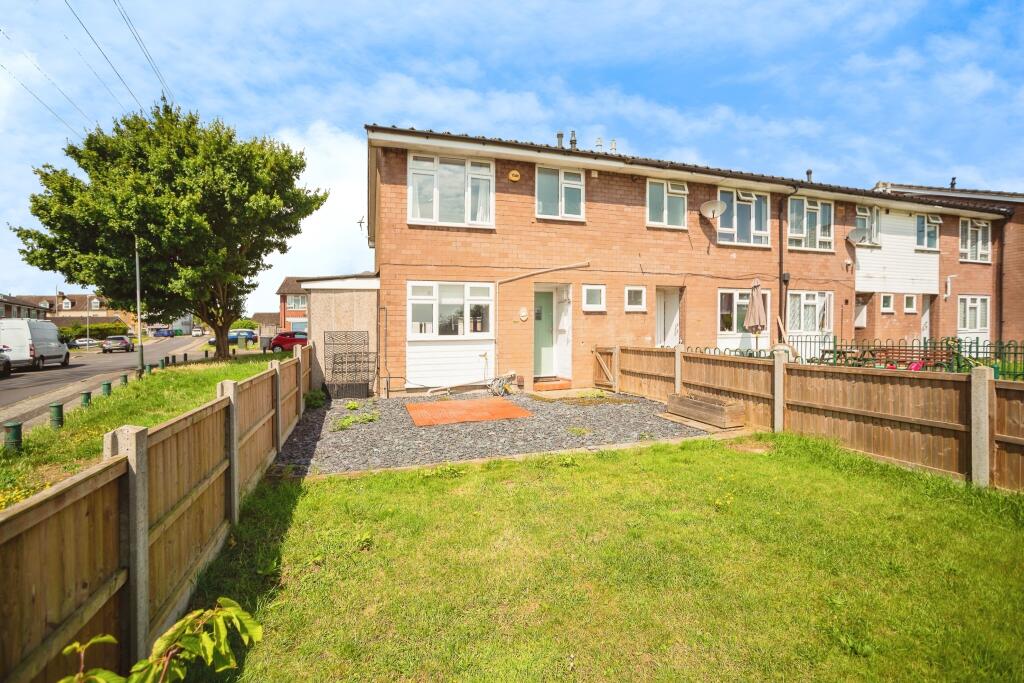 3 bedroom end of terrace house for sale in Simpson Road, Snodland, ME6