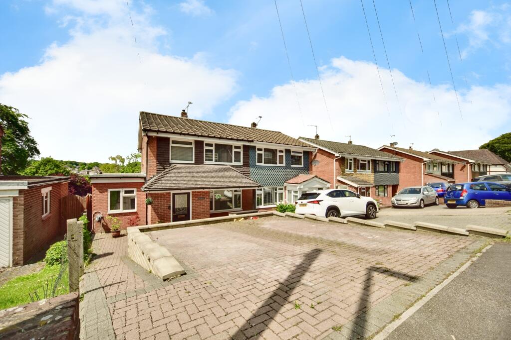 5 bedroom semi-detached house