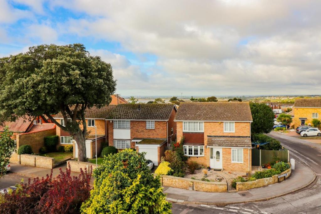 7 bedroom detached house for sale in Goodwin Road, Ramsgate, CT11