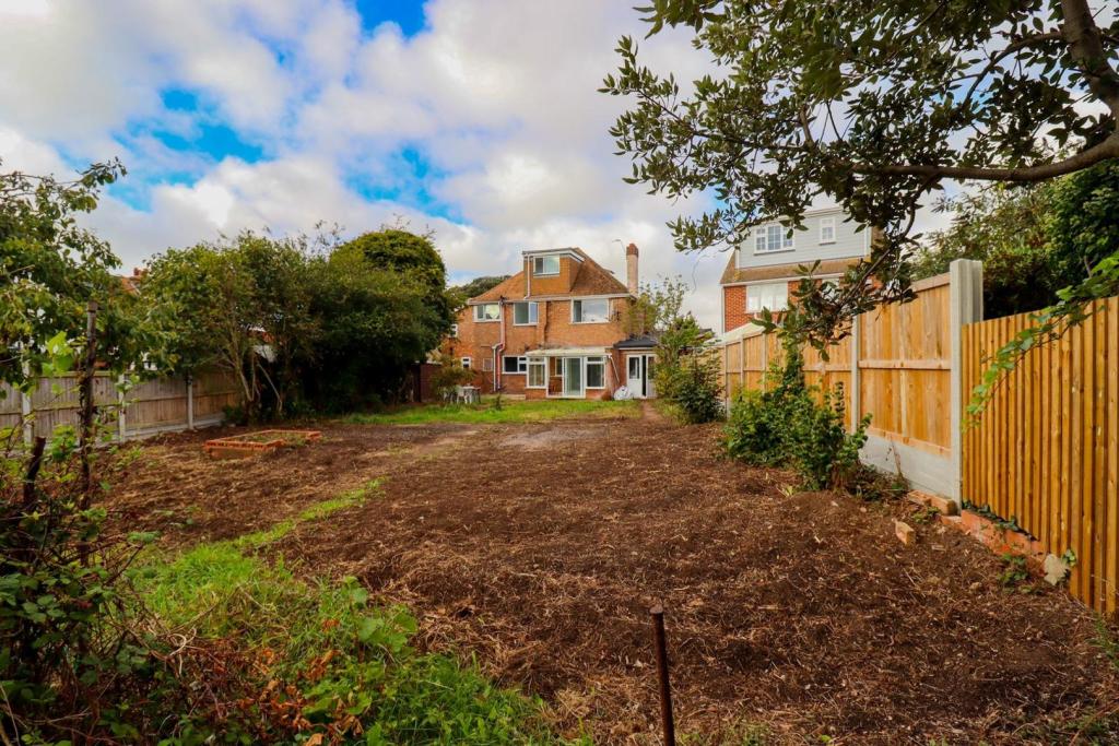 7 bedroom detached house for sale in Goodwin Road, Ramsgate, CT11