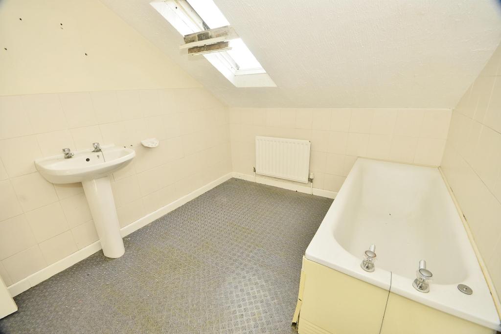 2 bedroom terraced house for sale in Garden Road, Folkestone, CT19