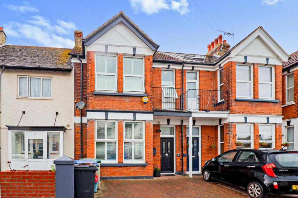 3 bedroom terraced house for sale in Talbot Road, Cliftonville, Margate