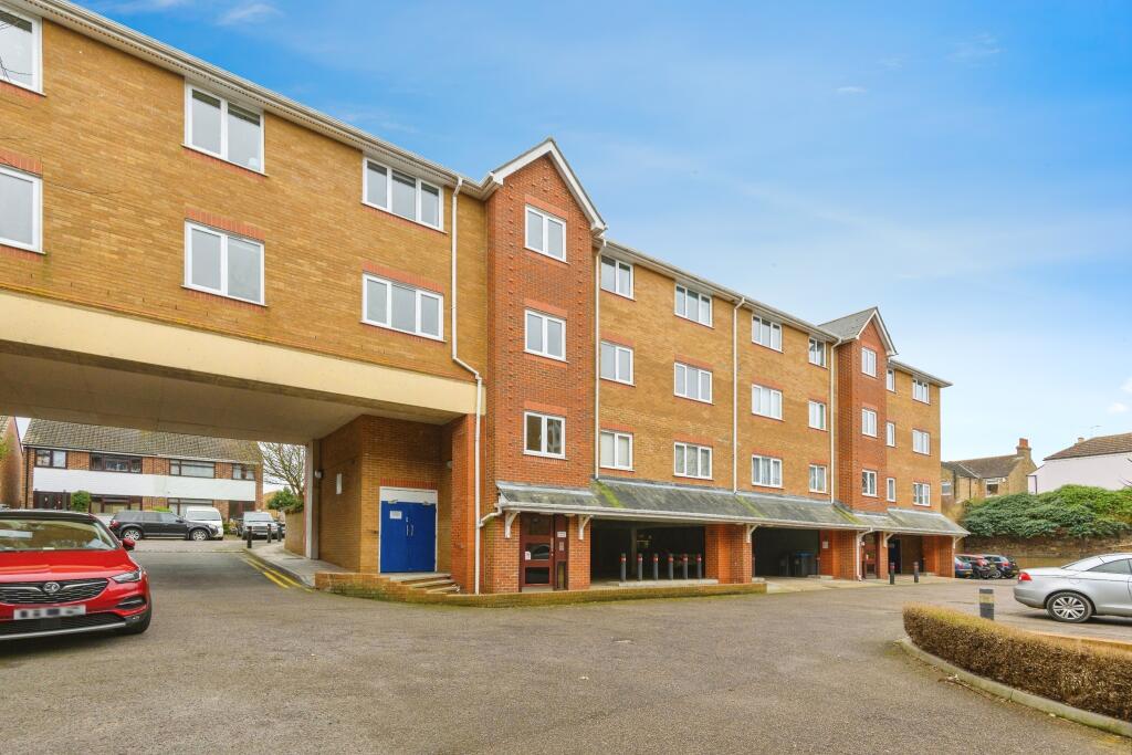 2 bedroom flat for sale in Poplar Road, Broadstairs, CT10