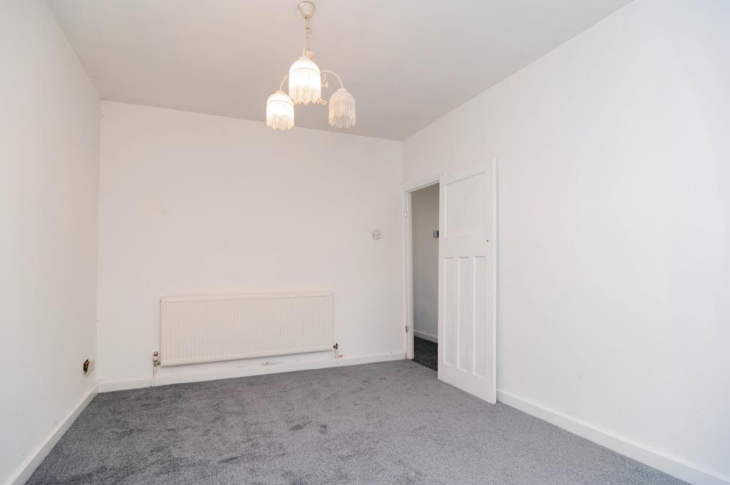 3 bedroom semidetached bungalow for sale in Derek Gardens, Southendon