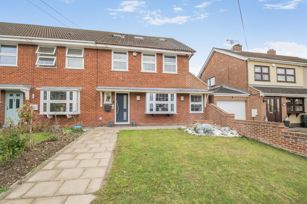 Main image of property: Francis Close, Stanford-le-hope, SS17