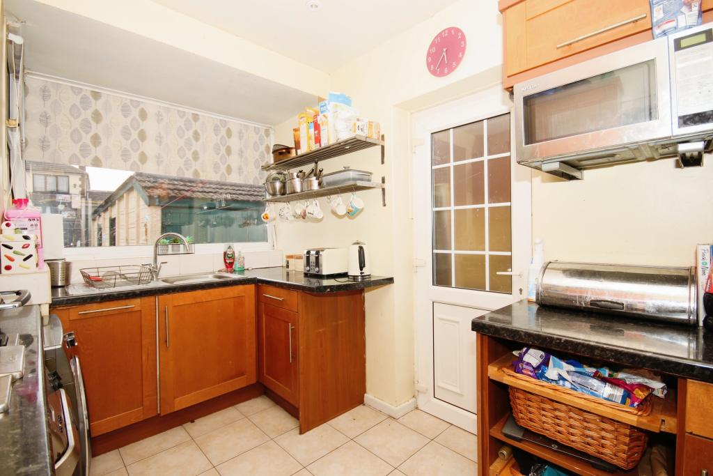 3 bedroom semidetached house for sale in Briardene Avenue, Bedworth, CV12