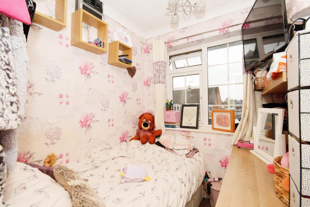 3 bedroom semidetached house for sale in Briardene Avenue, Bedworth, CV12