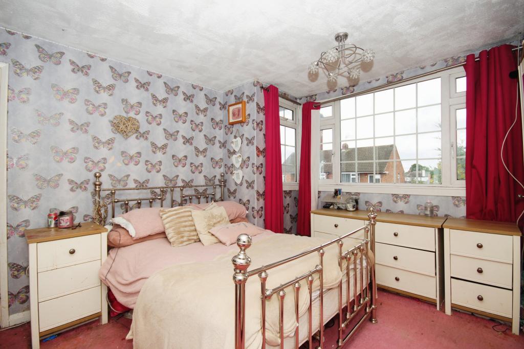 3 bedroom semidetached house for sale in Briardene Avenue, Bedworth, CV12