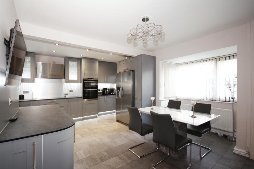 3 bedroom semidetached house for sale in Bigbury Close, Coventry, CV3