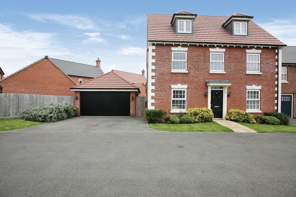5 bedroom detached house for sale in Russett Avenue, Off The Long Shoot