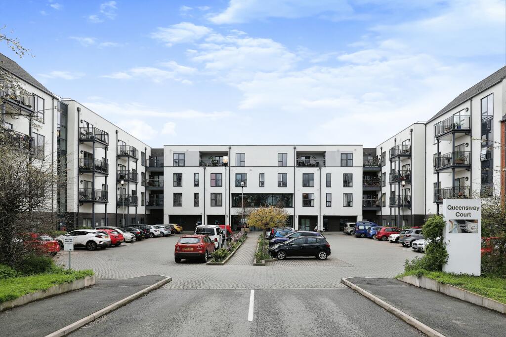 1 bedroom retirement property for sale in Queensway, Leamington Spa, CV31
