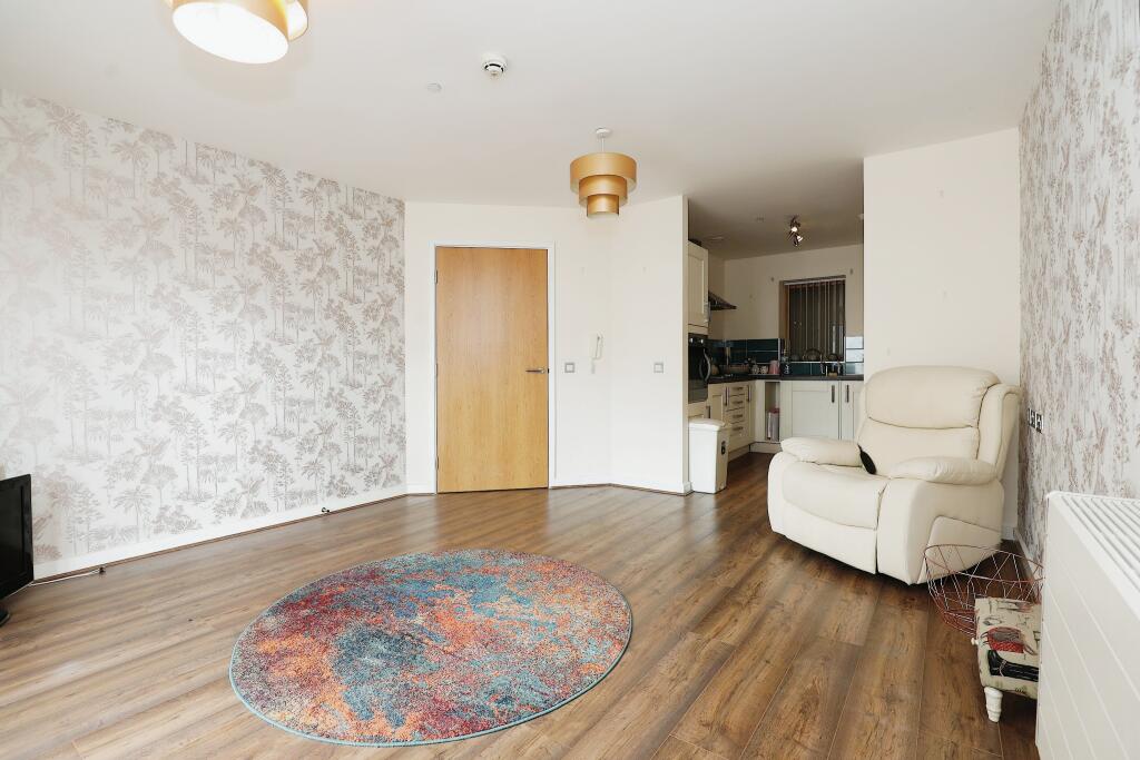 1 bedroom retirement property for sale in Queensway, Leamington Spa, CV31