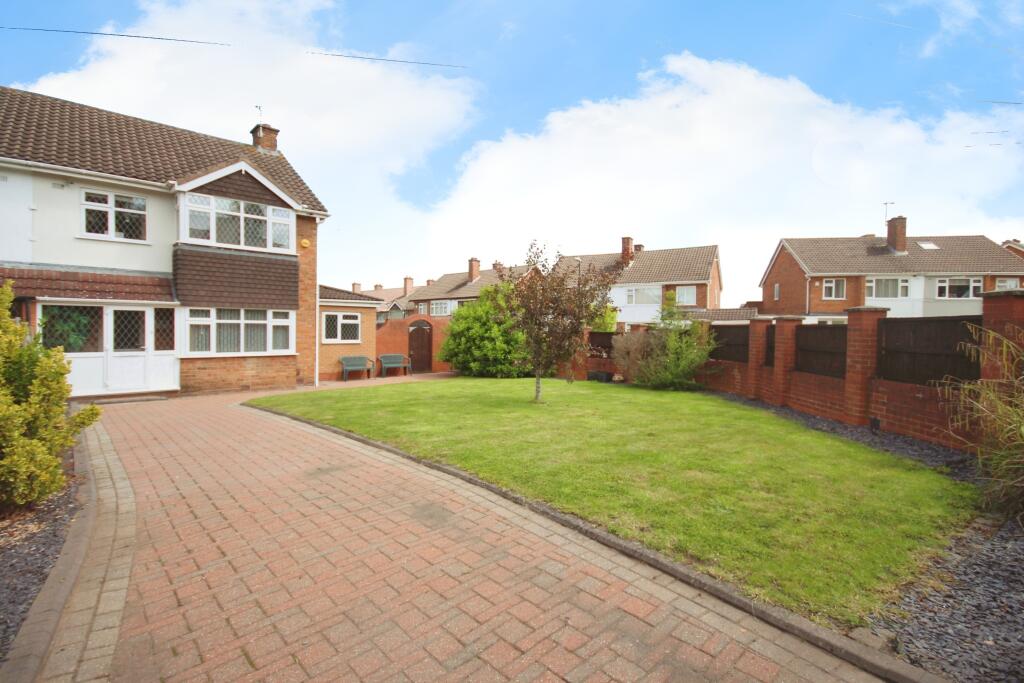 5 bedroom semi-detached house for sale in Broad Lane, Coventry, CV5