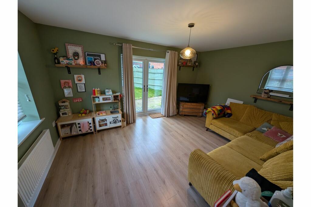 Additional property image - Swift Gardens, Southam, CV47