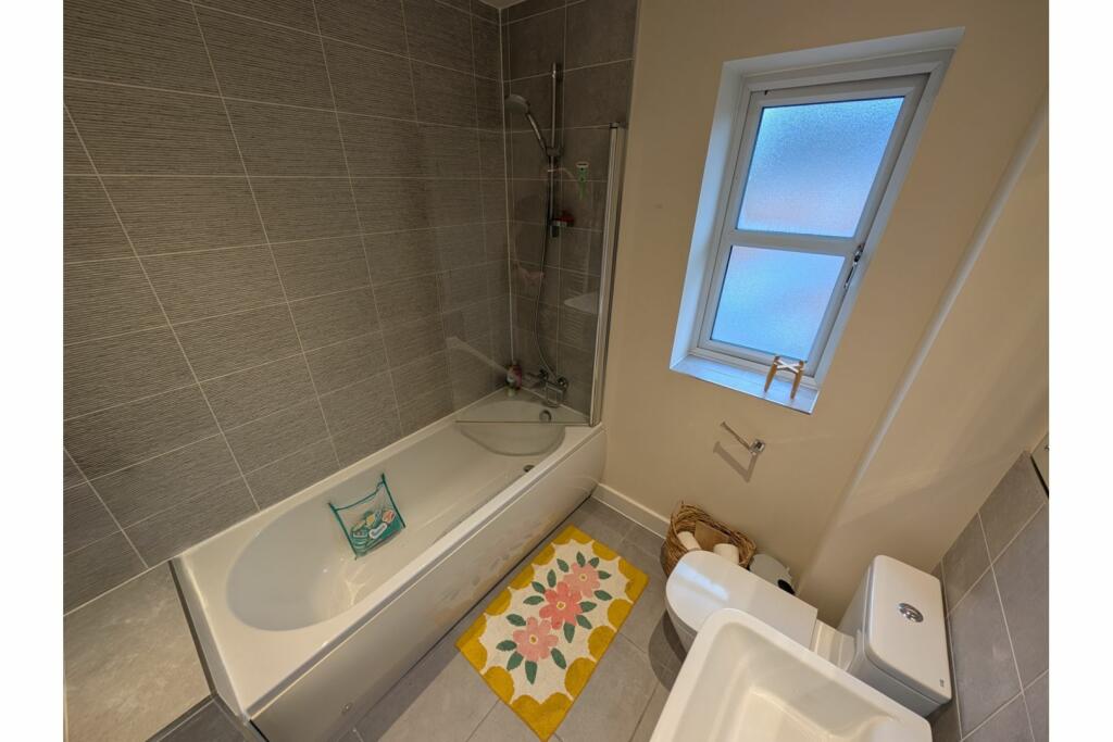 Additional property image - Swift Gardens, Southam, CV47