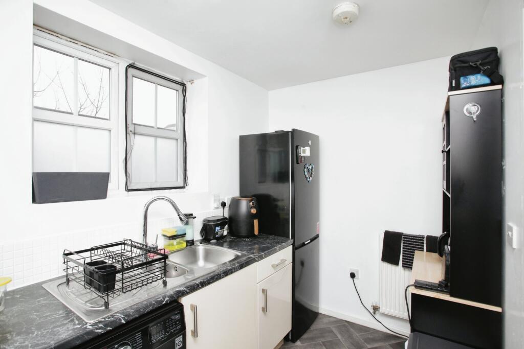 Additional property image - Silken Court, Nuneaton, CV11