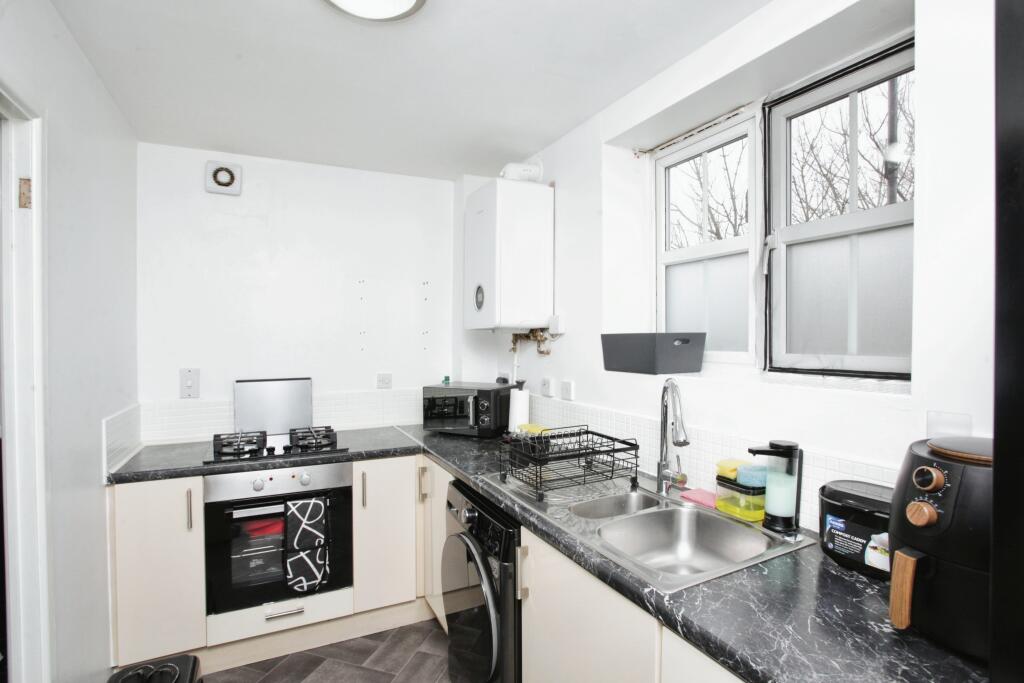 Additional property image - Silken Court, Nuneaton, CV11