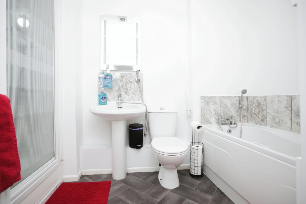 Additional property image - Silken Court, Nuneaton, CV11