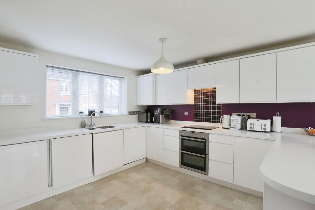 Additional property image - Railway Crescent, Shipston-on-Stour, CV36
