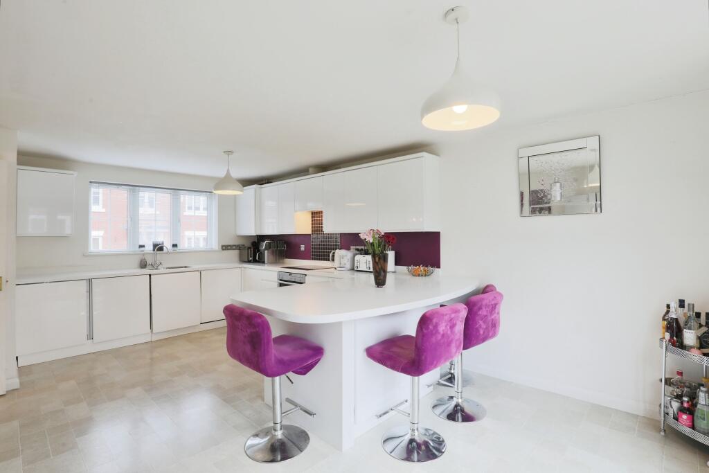 Additional property image - Railway Crescent, Shipston-on-Stour, CV36