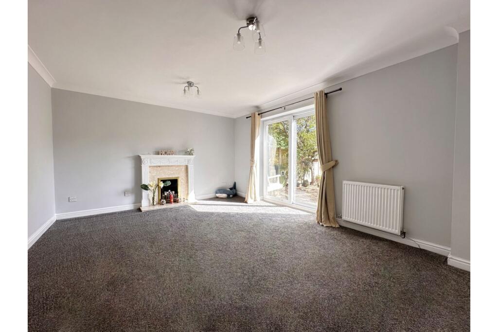 Additional property image - Shylock Grove, Heathcote, Warwick, CV34