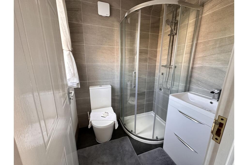 Additional property image - Shylock Grove, Heathcote, Warwick, CV34