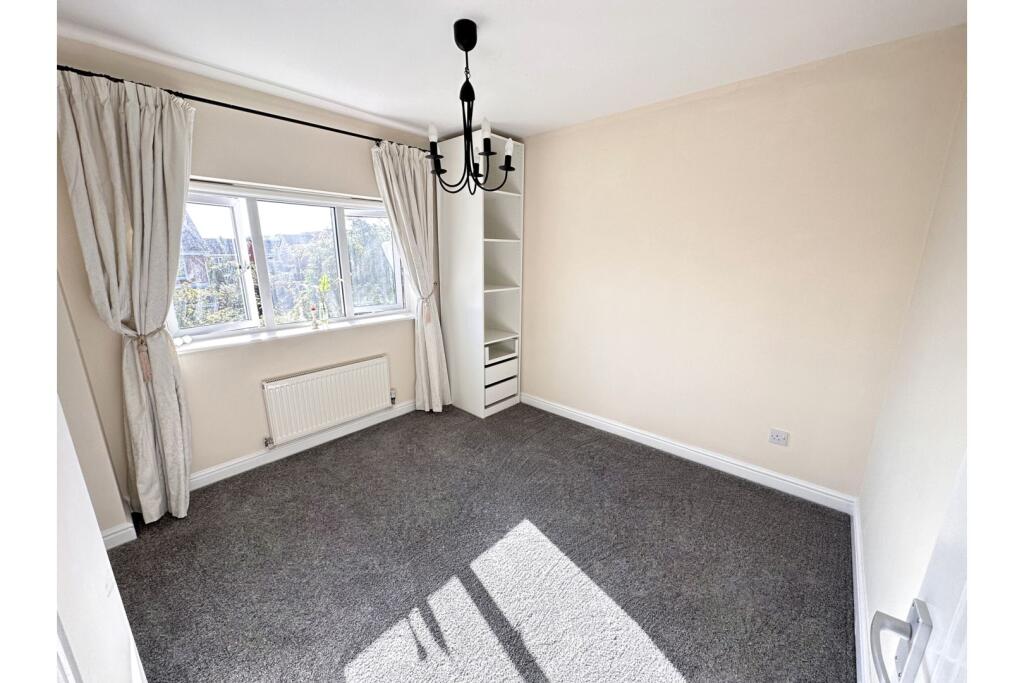Additional property image - Shylock Grove, Heathcote, Warwick, CV34