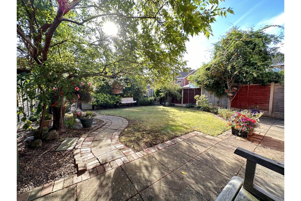 Additional property image - Shylock Grove, Heathcote, Warwick, CV34