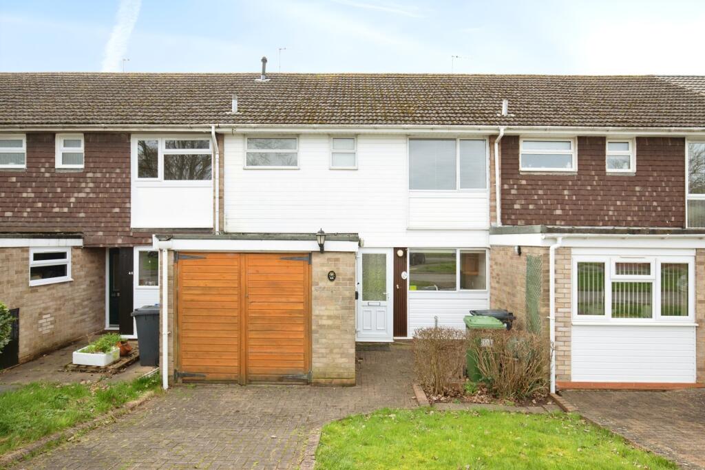 3 bedroom terraced house for sale in Parklands Avenue, Lillington