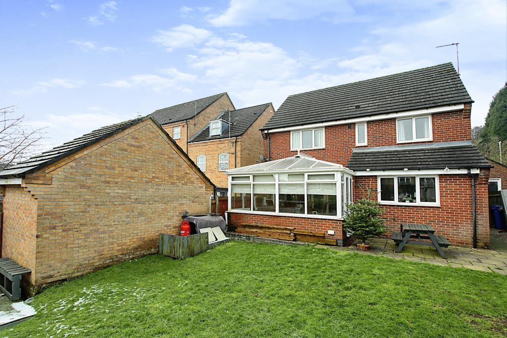 4 bedroom detached house for sale in Redwing Grove, Packmoor, Stokeon