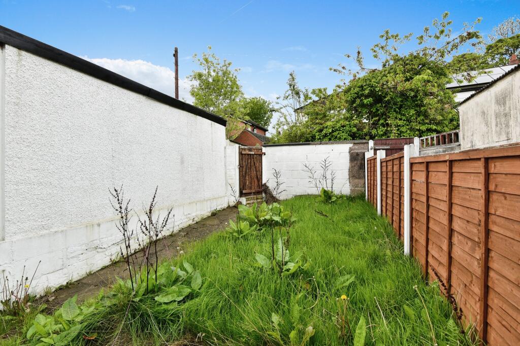 2 bedroom end of terrace house for sale in Leek Road, Stokeontrent, ST4