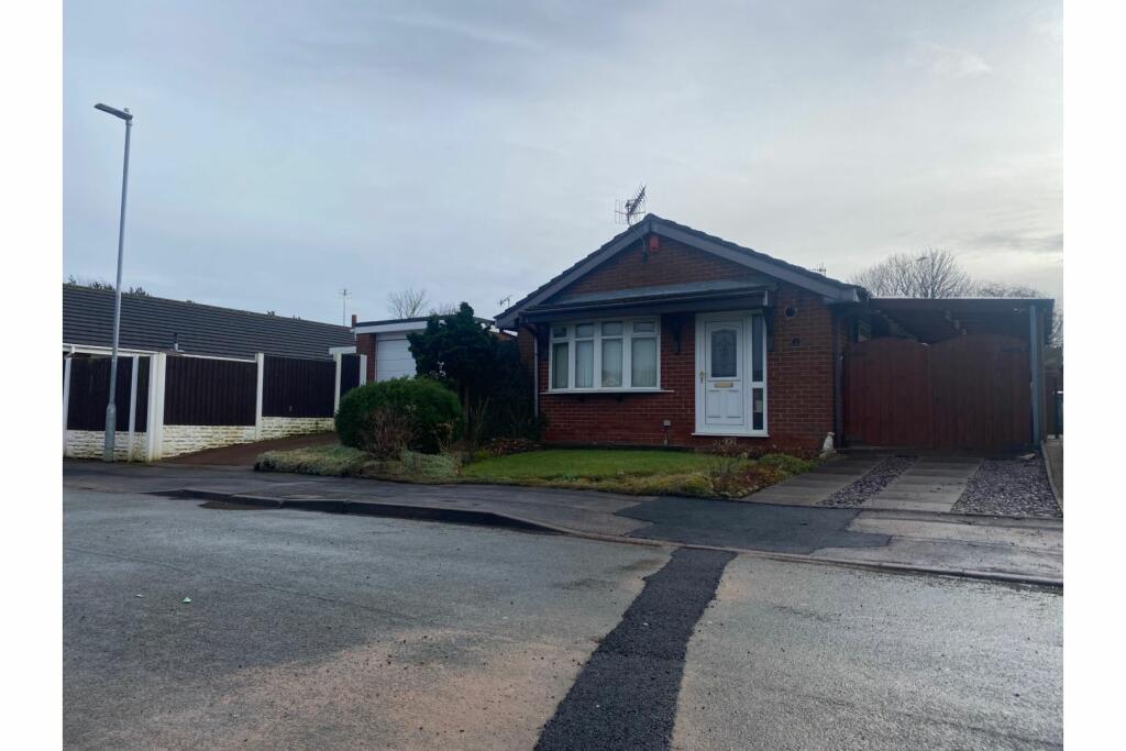 2 bedroom detached bungalow for sale in Kingsnorth Place, Stoke-on-trent, ST3