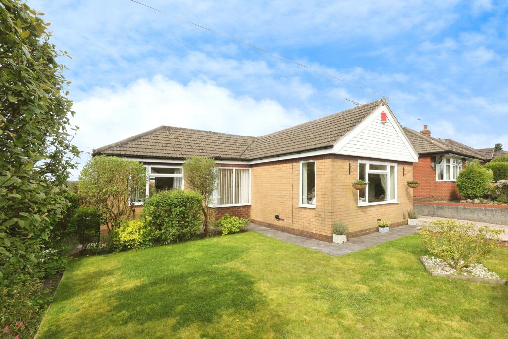 2 bedroom detached bungalow for sale in Brownhill Road, Brown Edge