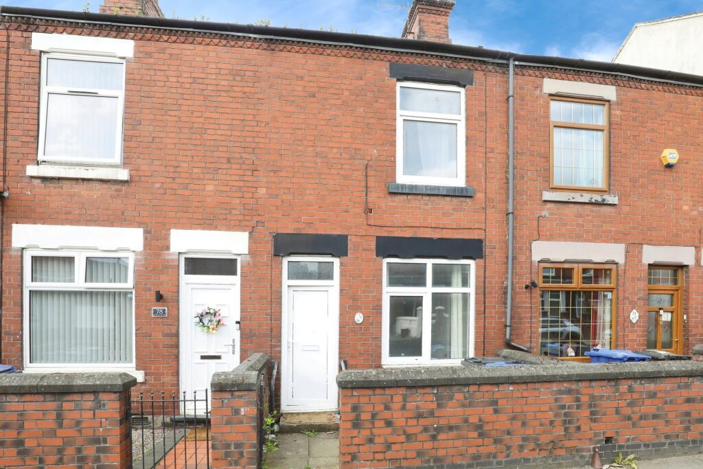 3 bedroom terraced house for sale in London Road, Chesterton, Newcastle