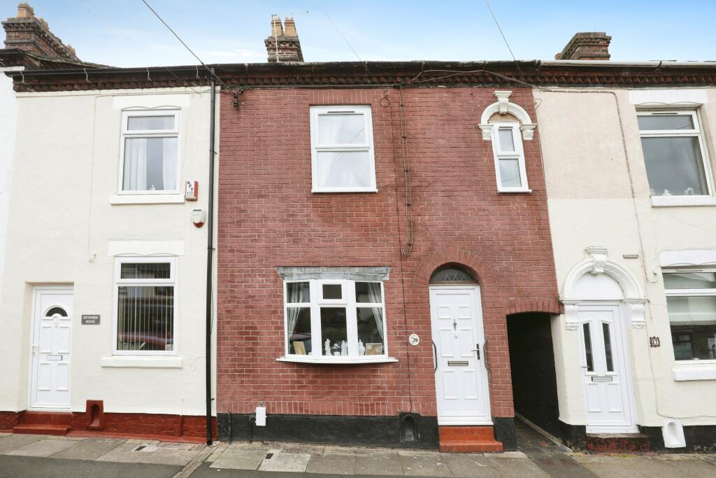 3 bedroom terraced house for sale in Chapel Street, Bucknall, Stokeon