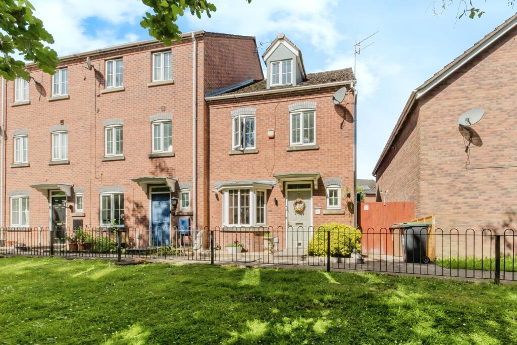 4 bedroom end of terrace house for sale in Edgbaston Drive, Stokeon