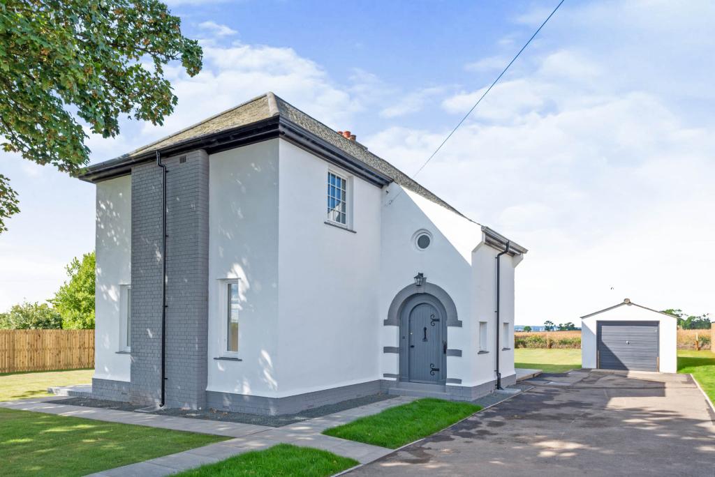 4 bedroom detached house for sale in Ordnance Road, Crombie, KY12