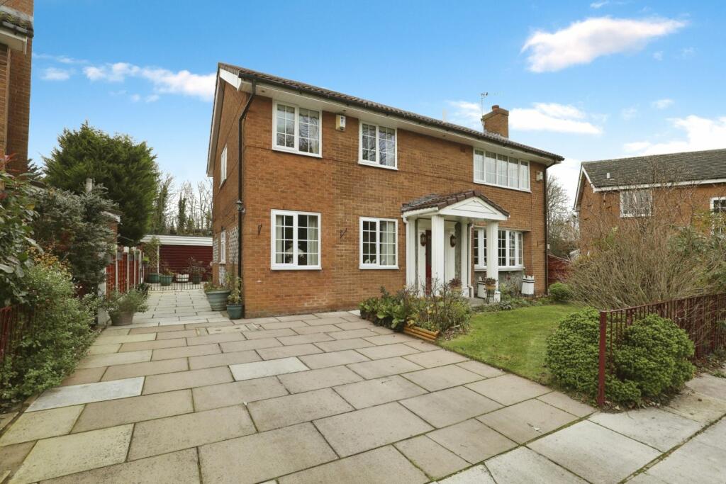 3 bedroom detached house for sale in Emerson Close, Hightown, L38