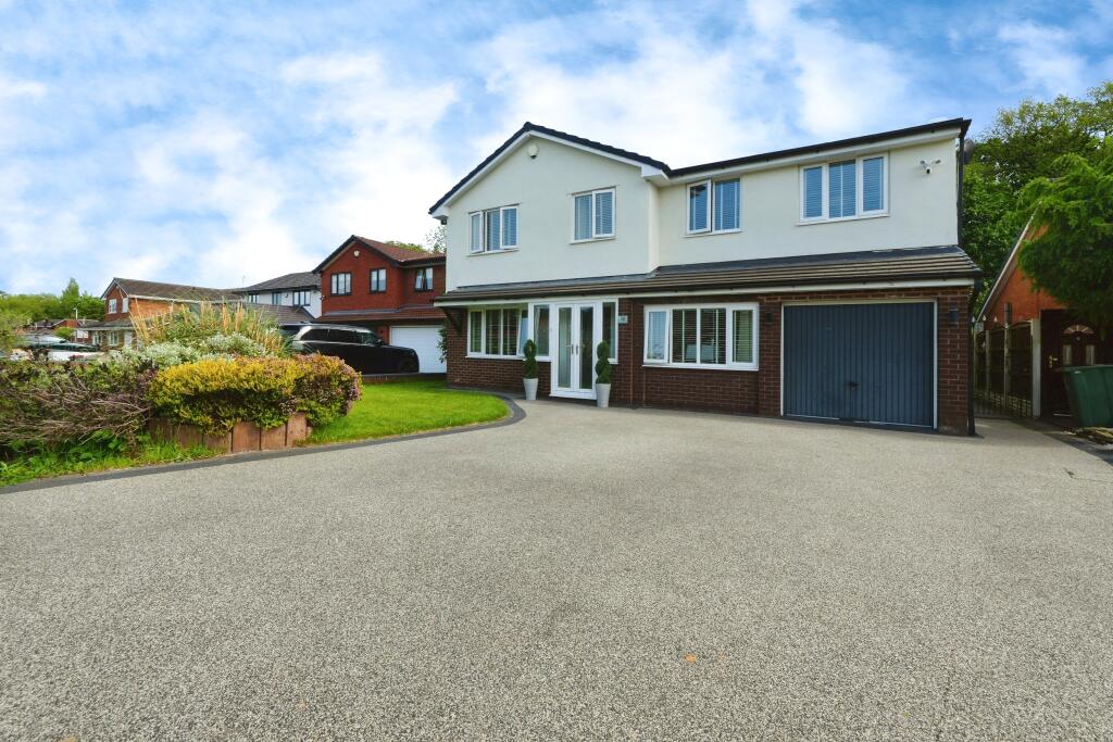 5 bedroom detached house for sale in Coachmans Drive, Liverpool, L12