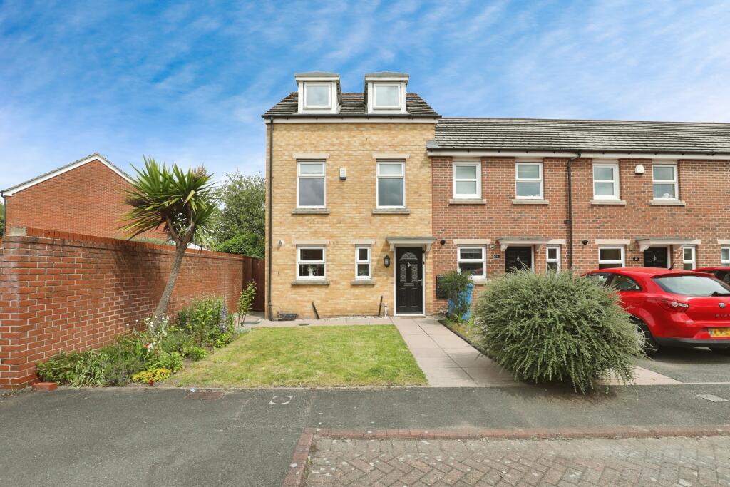 3 bedroom end of terrace house for sale in Dobson Street, Liverpool, L6