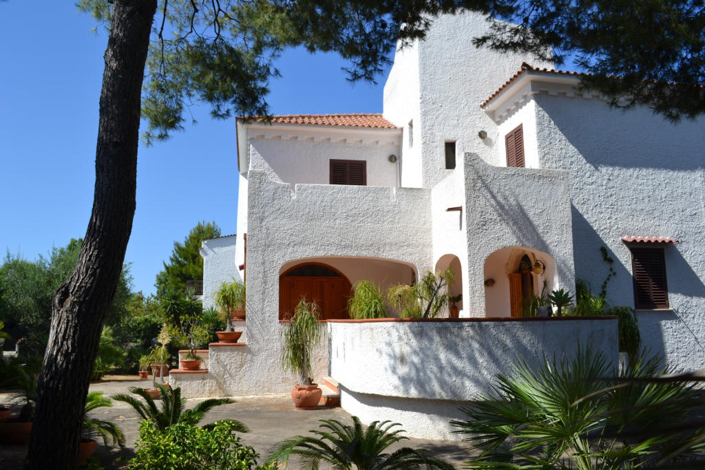 4 bedroom villa for sale in Apulia, Bari, Bari, Italy