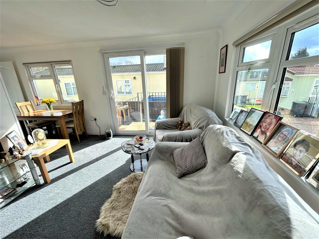 2 bedroom mobile home for sale in Woodbine Close, Waltham Abbey, EN9