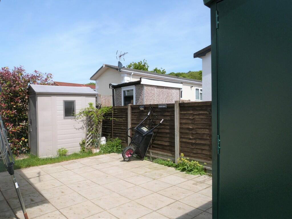 2 bedroom mobile home for sale in Woodbine Close, Waltham Abbey, EN9