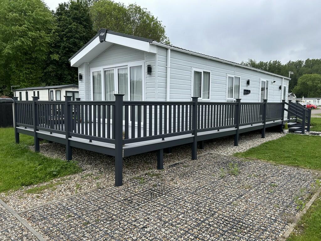 2 bedroom park home for sale in Dobbs Weir Caravan Site, Essex Road, EN11